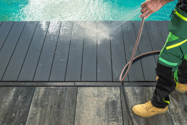 Best Deck Pressure Washing  in Menomonee Falls, WI