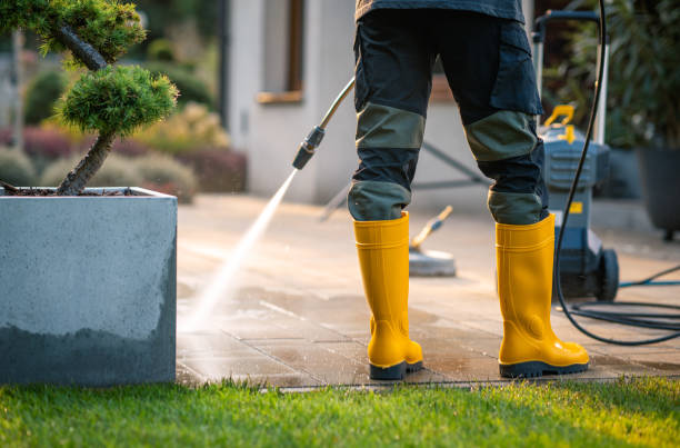 Best Commercial Pressure Washing  in Menomonee Falls, WI